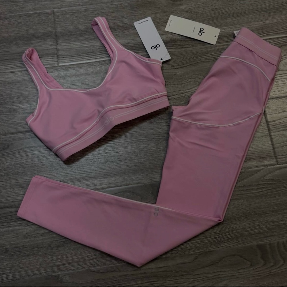ALO Yoga Light Pink Sports Bra and Leggings Set